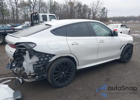 2022 BMW X6 xDrive40I z USA, uszkodzony, nr VIN 5UXCY6C06N9J04370